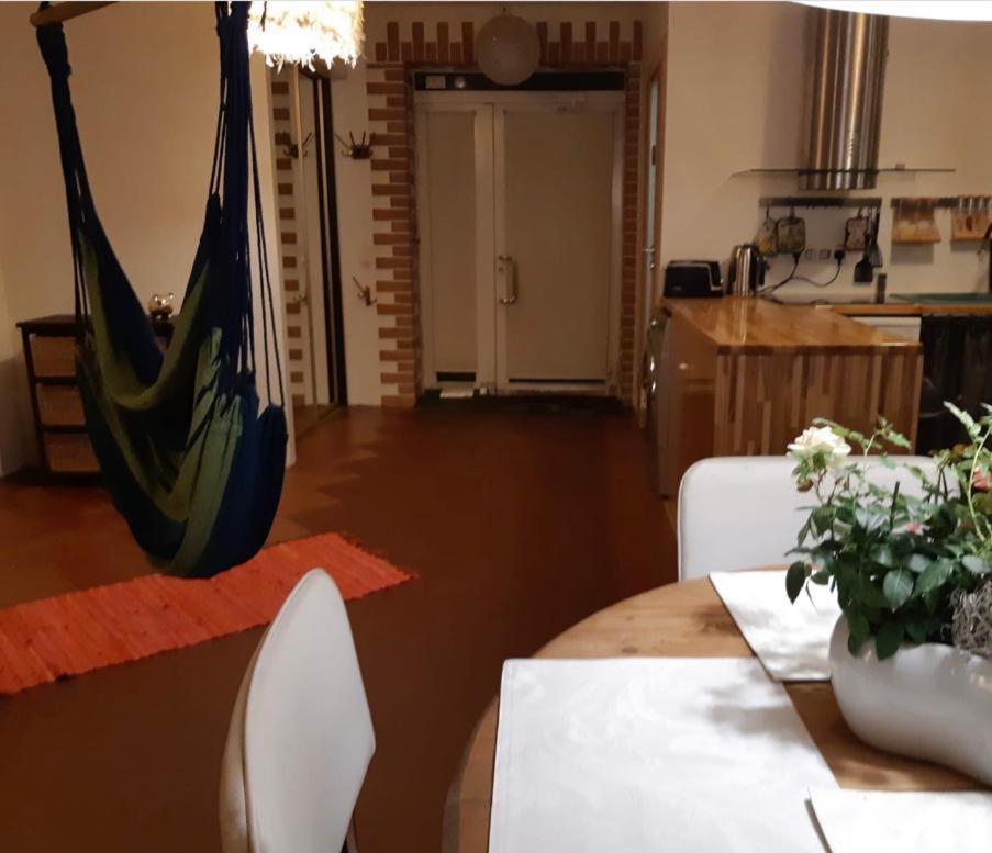 2 Story Studio Apartment Free Parking Included Riga Buitenkant foto