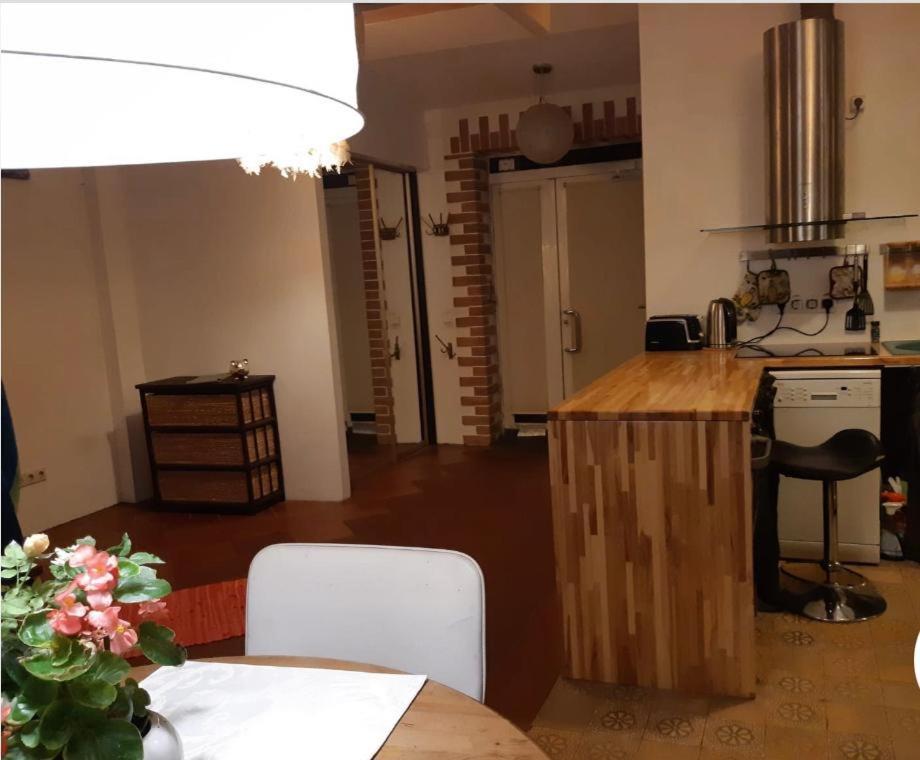 2 Story Studio Apartment Free Parking Included Riga Buitenkant foto